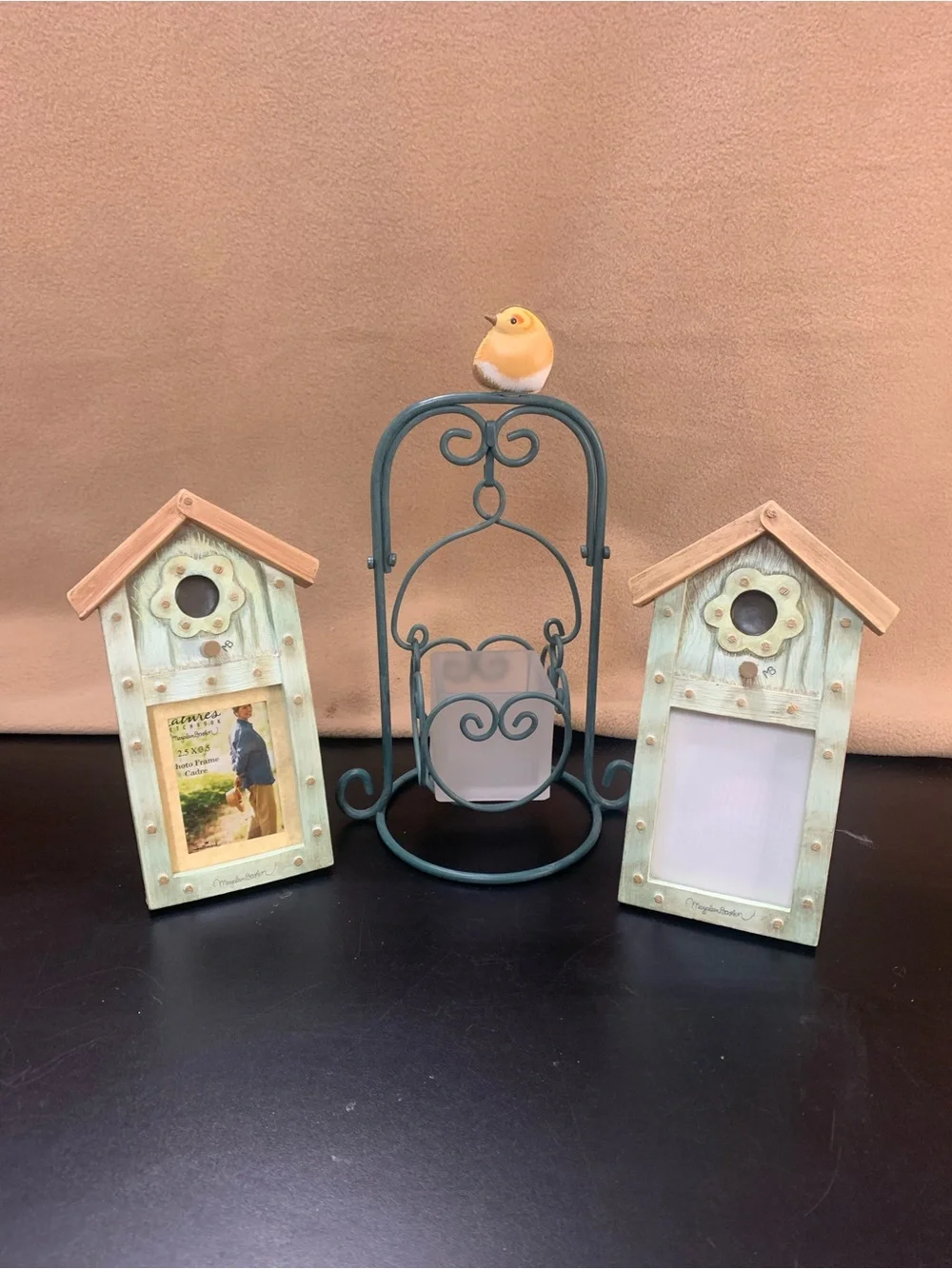 Green Birdhouse Frame Set with Decorative Metal Stand. Inv 901